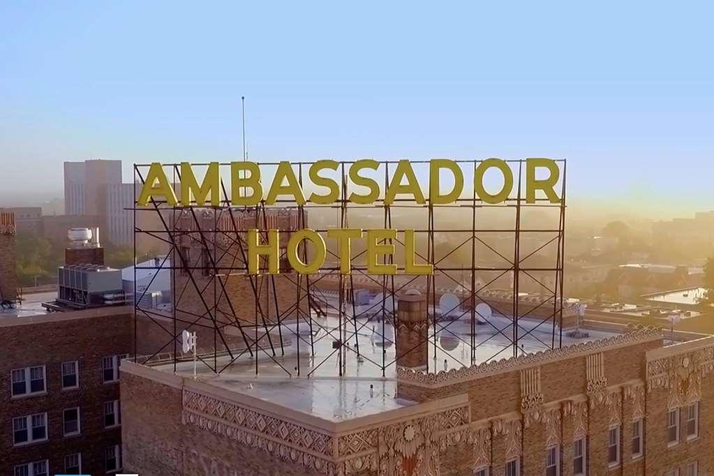 Ambassador Hotel Milwaukee Exteriér fotografie
